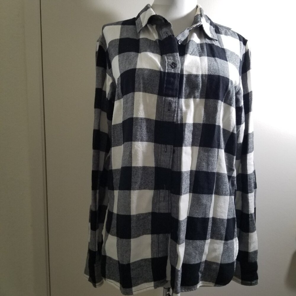 Uniqlo Brand black/white plaid shirt, size Small